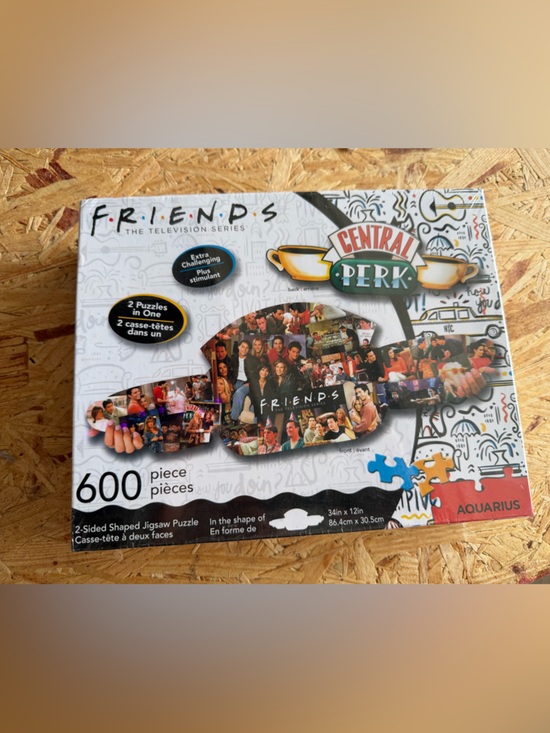 FRIENDS Other - FRIENDS Central Perk Collage Puzzle - Multicolor Box Art
